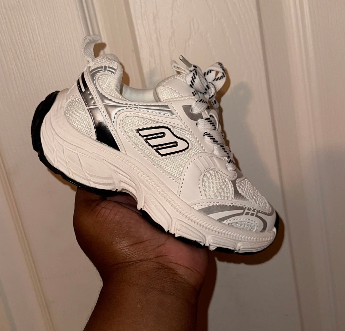 White Balis